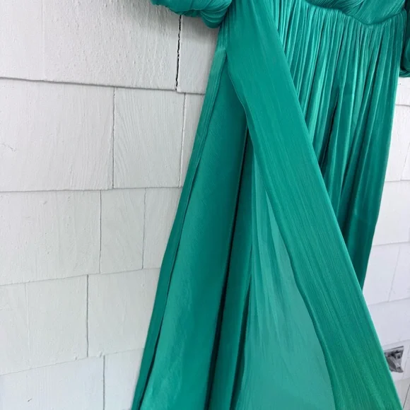 Costarellos Brennie Iridescent Georgette Gown Green NO BELT size FR38 US6